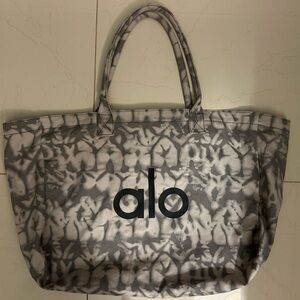 Alo Yoga Tote Bag Gray Tie Dye Large Travel Gym Bag